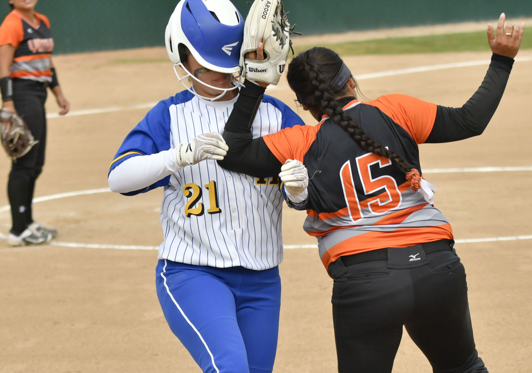 040518 VC Hancock softball 02.jpg